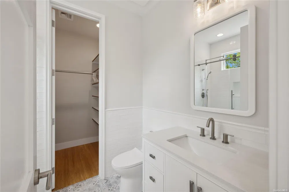 15 Hill Side Lane East Hampton, NY 11937