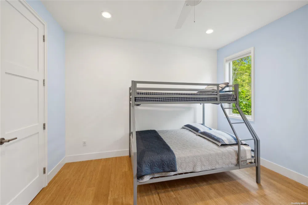 15 Hill Side Lane East Hampton, NY 11937