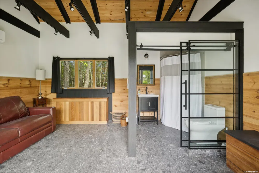 15 Hill Side Lane East Hampton, NY 11937