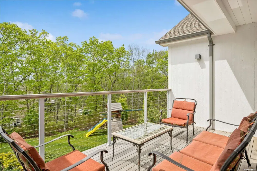 15 Hill Side Lane East Hampton, NY 11937