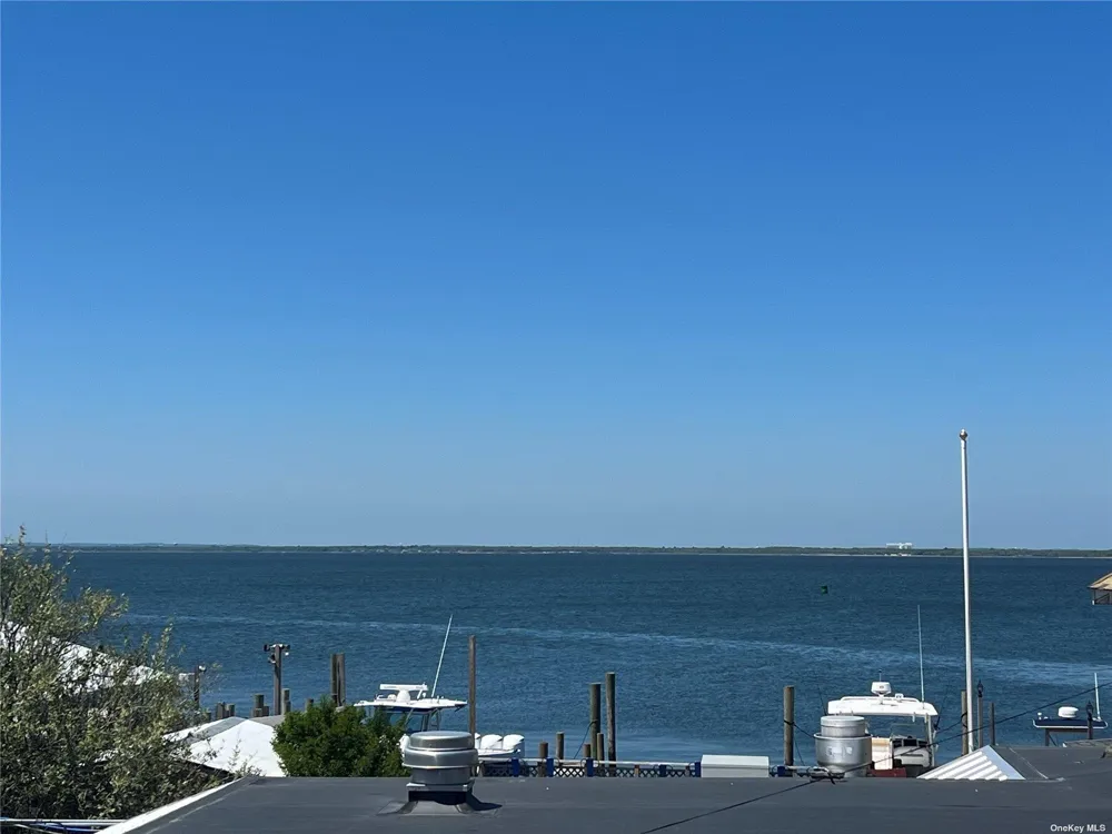 786 Evergreen Walk Ocean Beach, NY 11770
