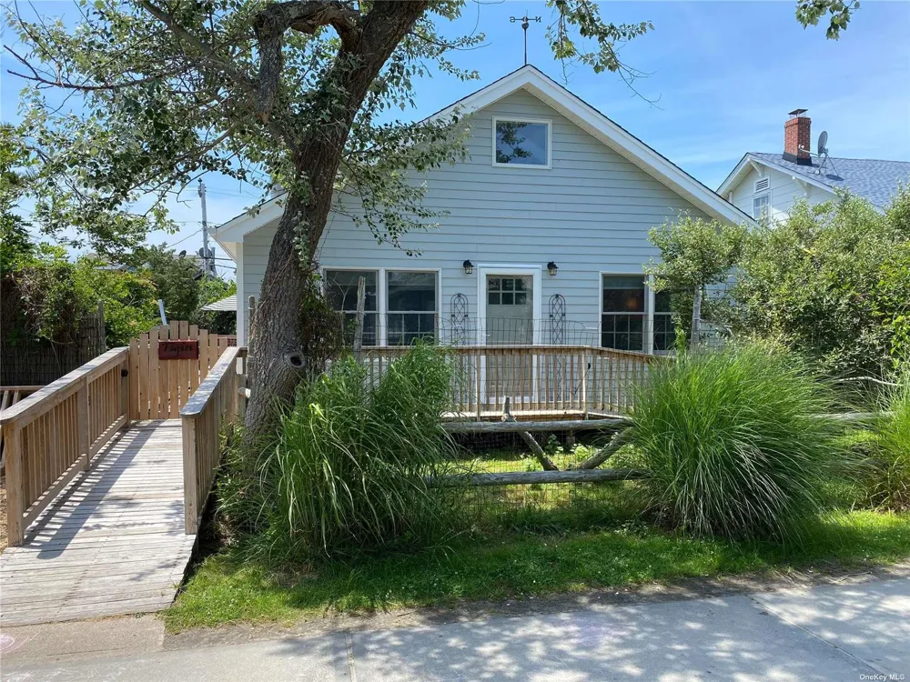 182 Cottage Walk Ocean Beach, NY 11770