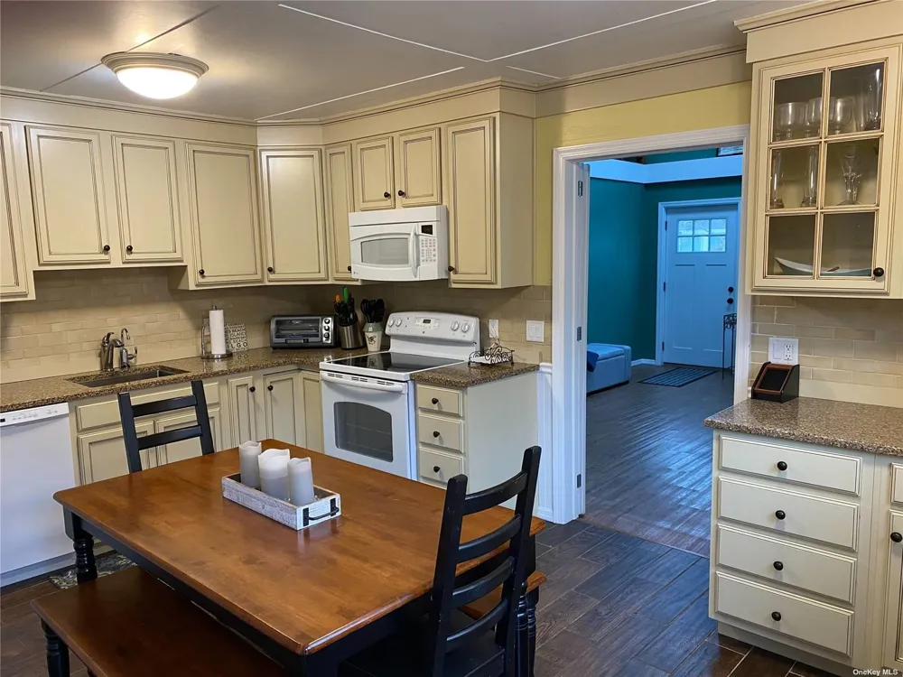 182 Cottage Walk Ocean Beach, NY 11770