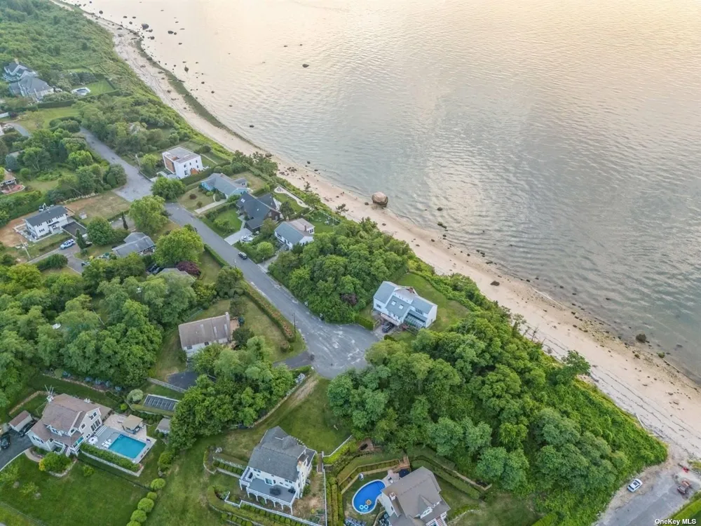 895 Glen Court Cutchogue, NY 11935