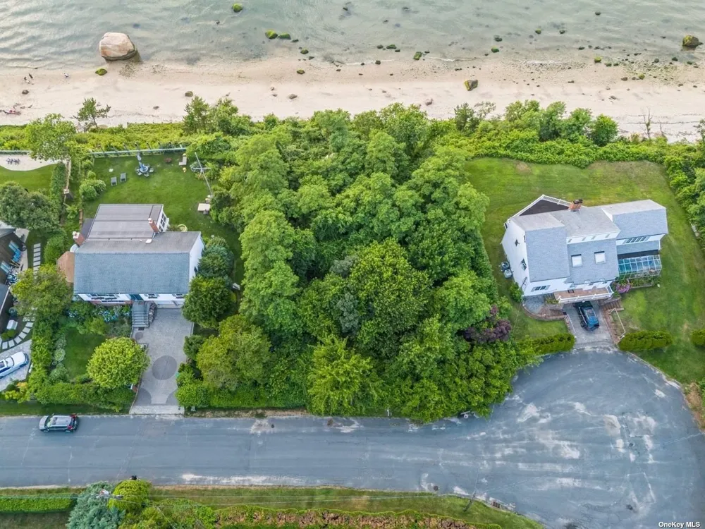 895 Glen Court Cutchogue, NY 11935
