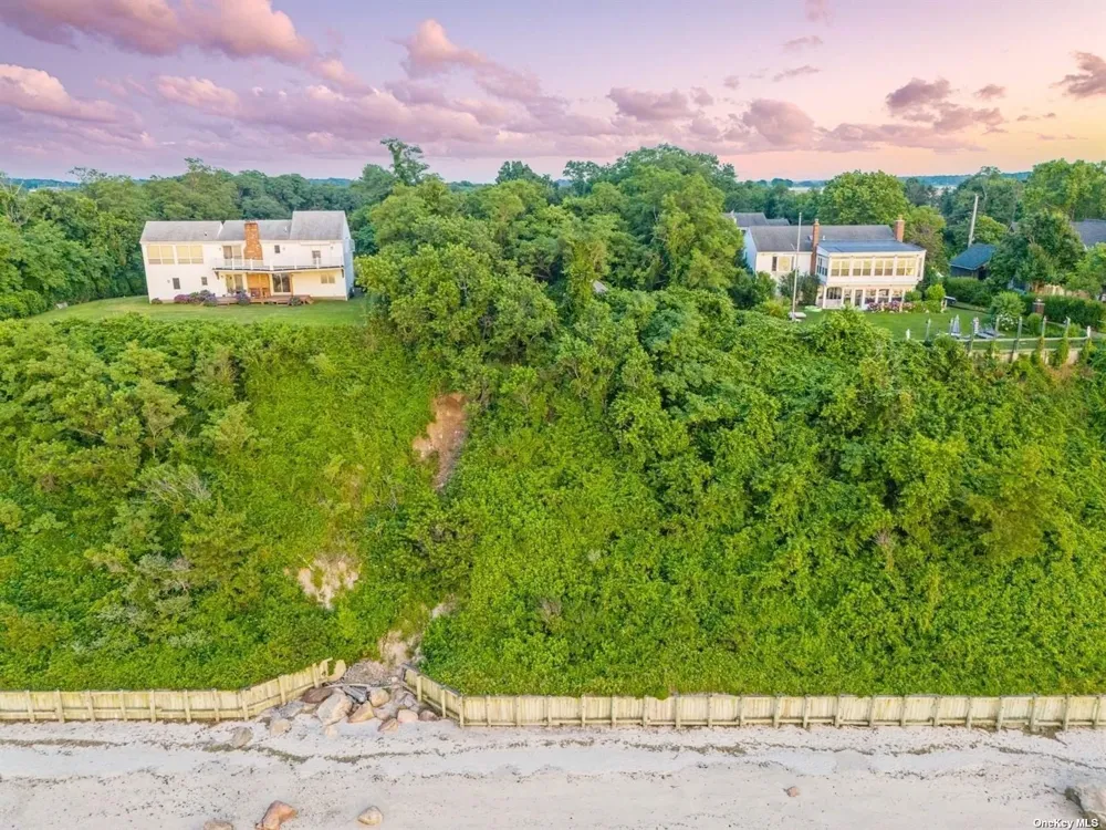 895 Glen Court Cutchogue, NY 11935