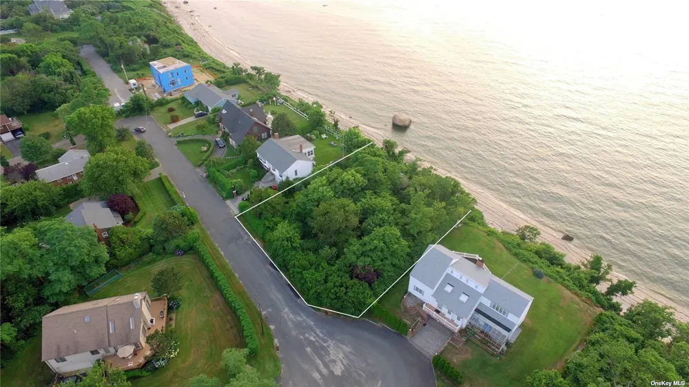 895 Glen Court Cutchogue, NY 11935