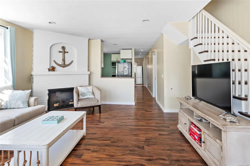 180 Cottage Walk Ocean Beach, NY 11770