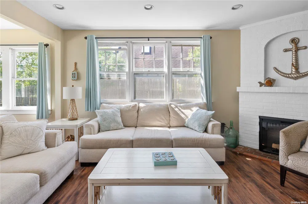 180 Cottage Walk Ocean Beach, NY 11770