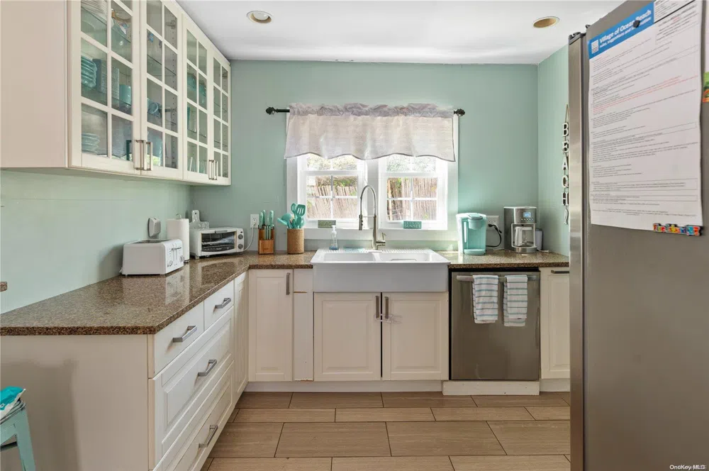 180 Cottage Walk Ocean Beach, NY 11770