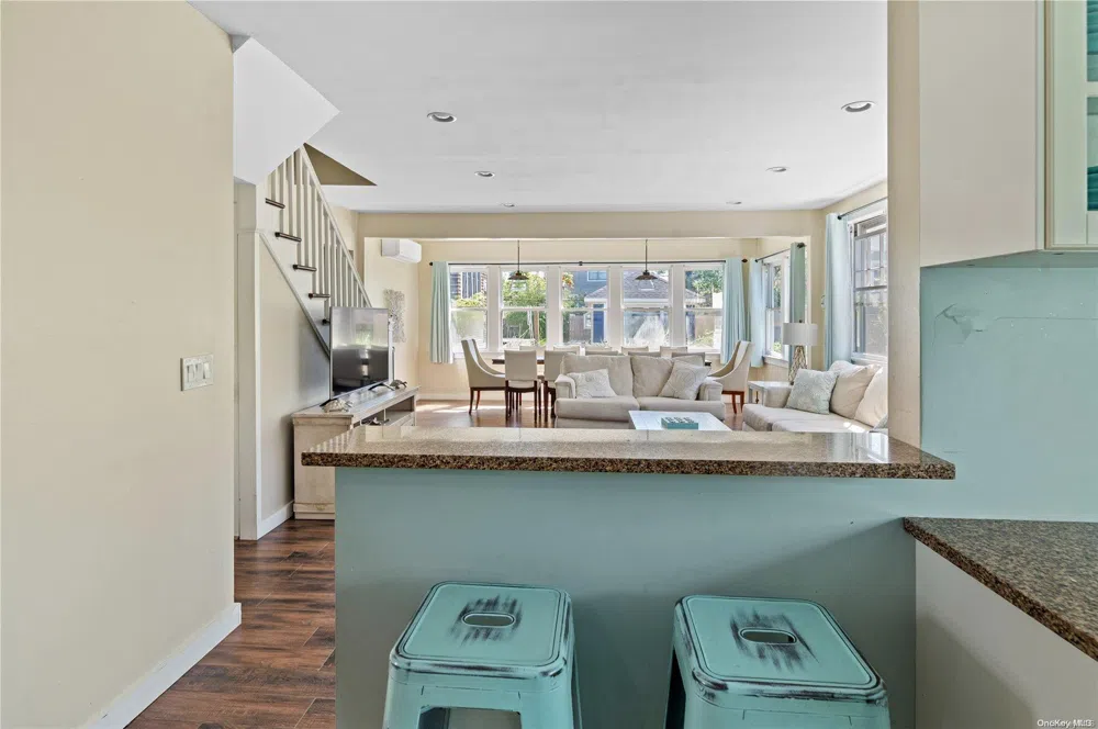 180 Cottage Walk Ocean Beach, NY 11770