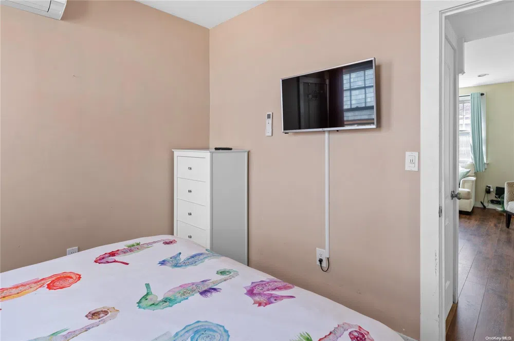 180 Cottage Walk Ocean Beach, NY 11770