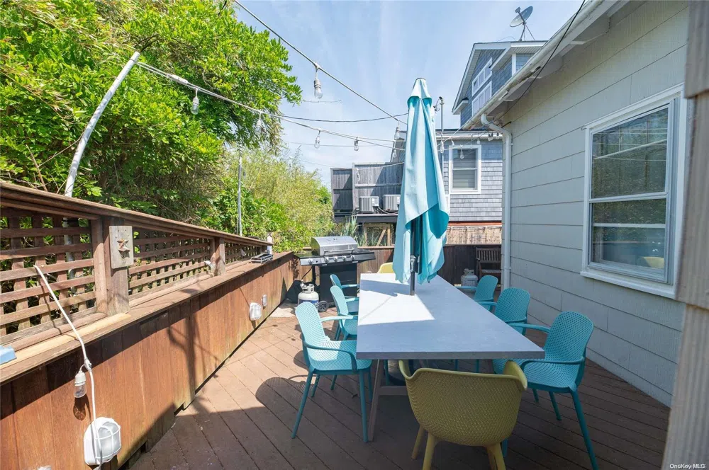180 Cottage Walk Ocean Beach, NY 11770