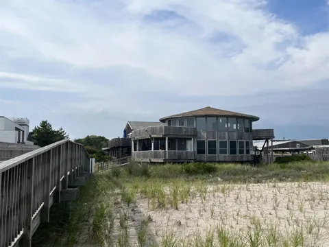 85 Bungalow Walk