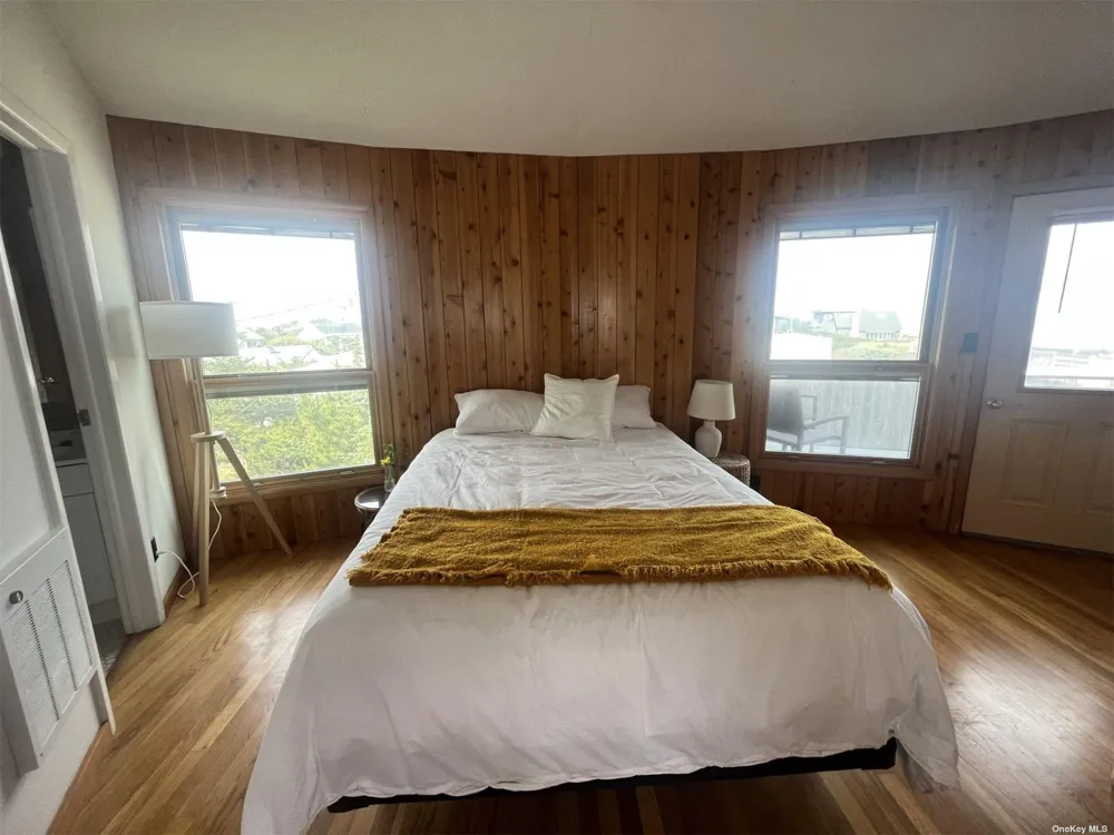 85 Bungalow Walk Ocean Beach, NY 11770