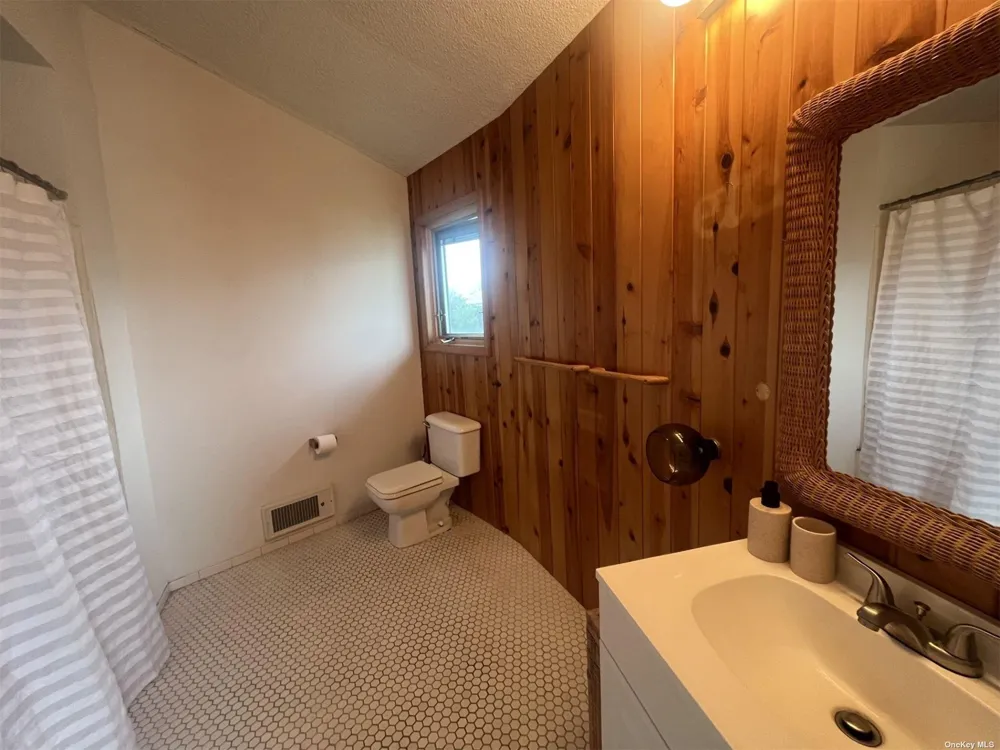 85 Bungalow Walk Ocean Beach, NY 11770