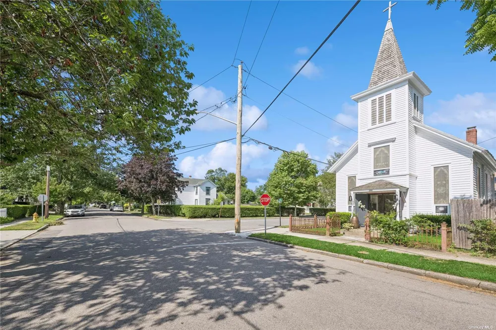 248 5th Avenue Greenport, NY 11944