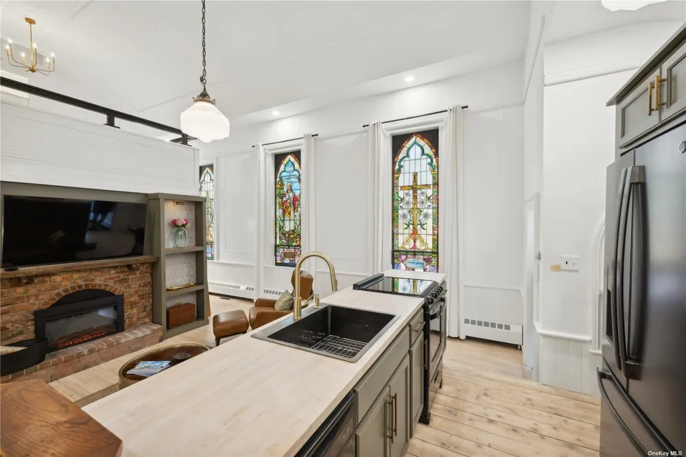 248 5th Avenue Greenport, NY 11944