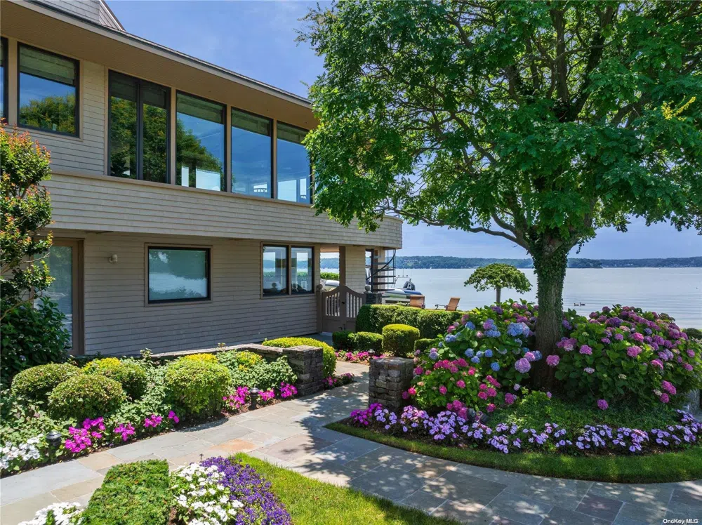 241 Asharoken Avenue Asharoken, NY 11768