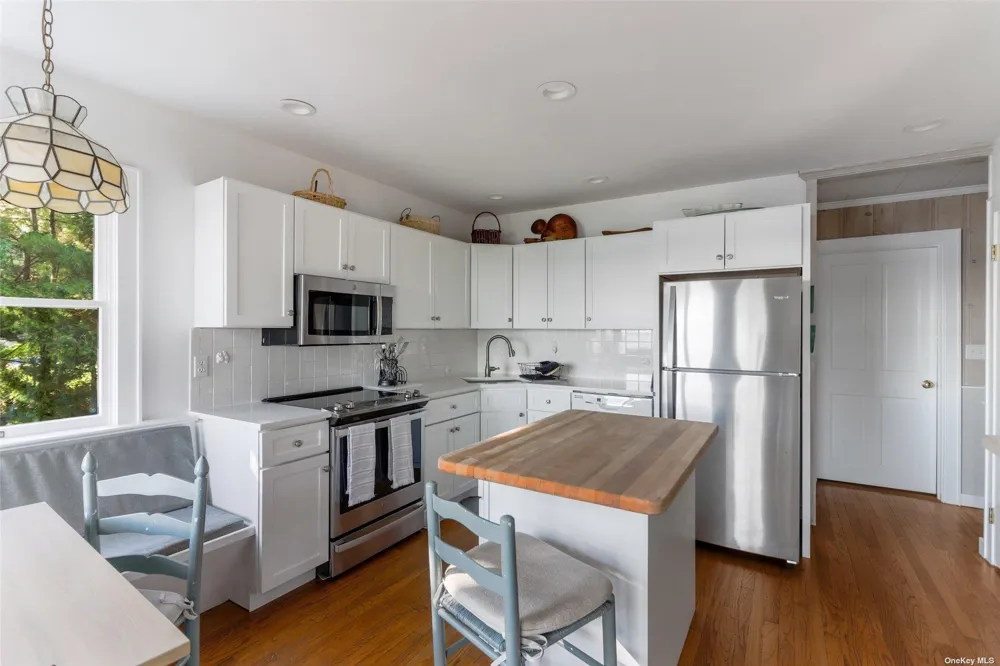 930 W Cove Road Cutchogue, NY 11935