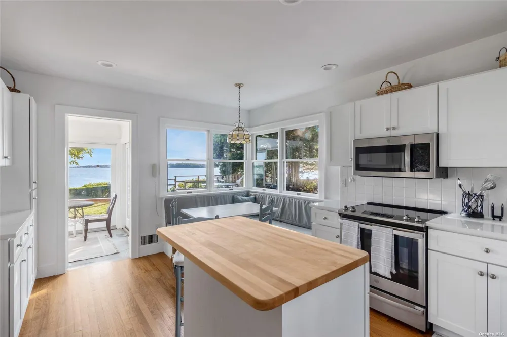 930 W Cove Road Cutchogue, NY 11935