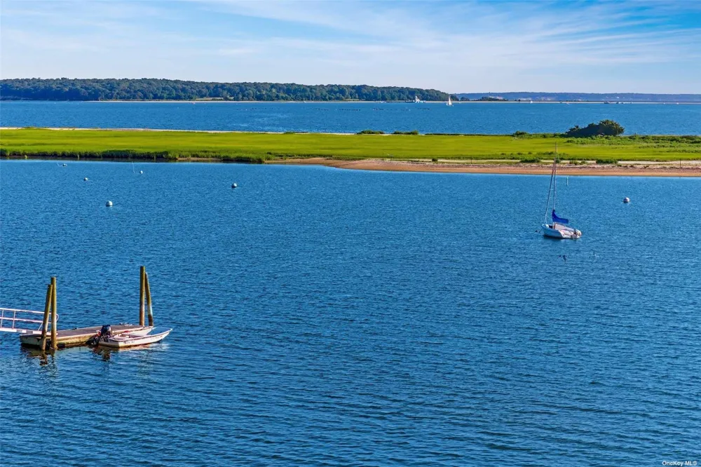 930 W Cove Road Cutchogue, NY 11935