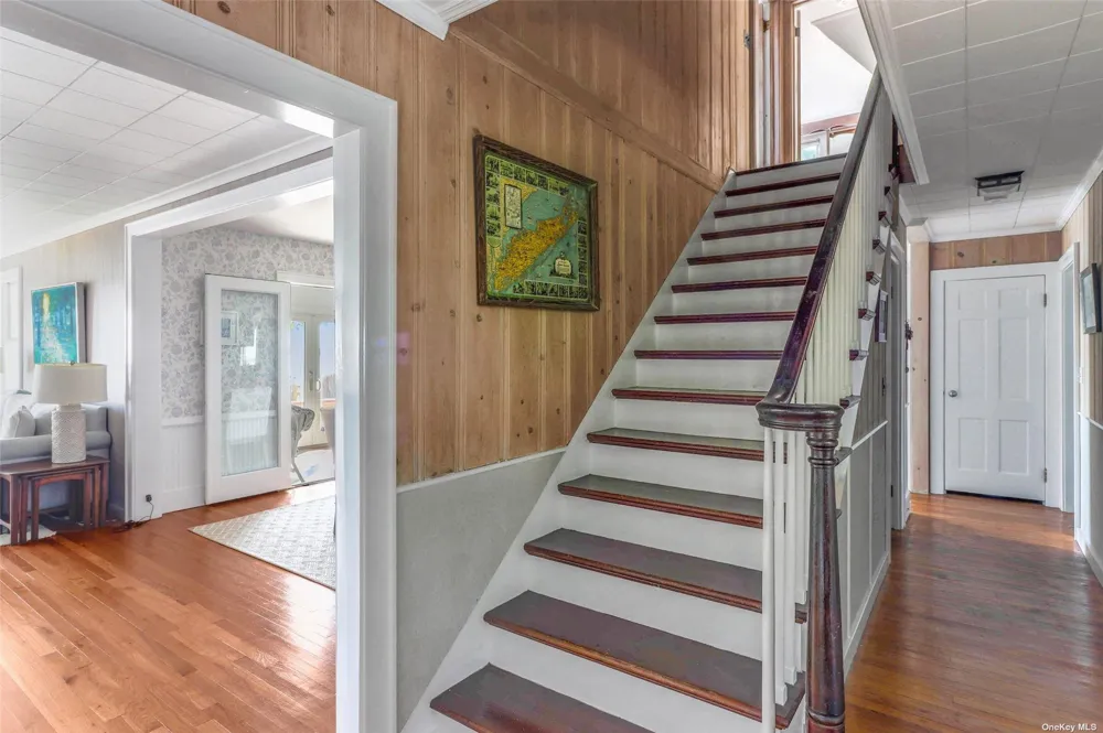 930 W Cove Road Cutchogue, NY 11935