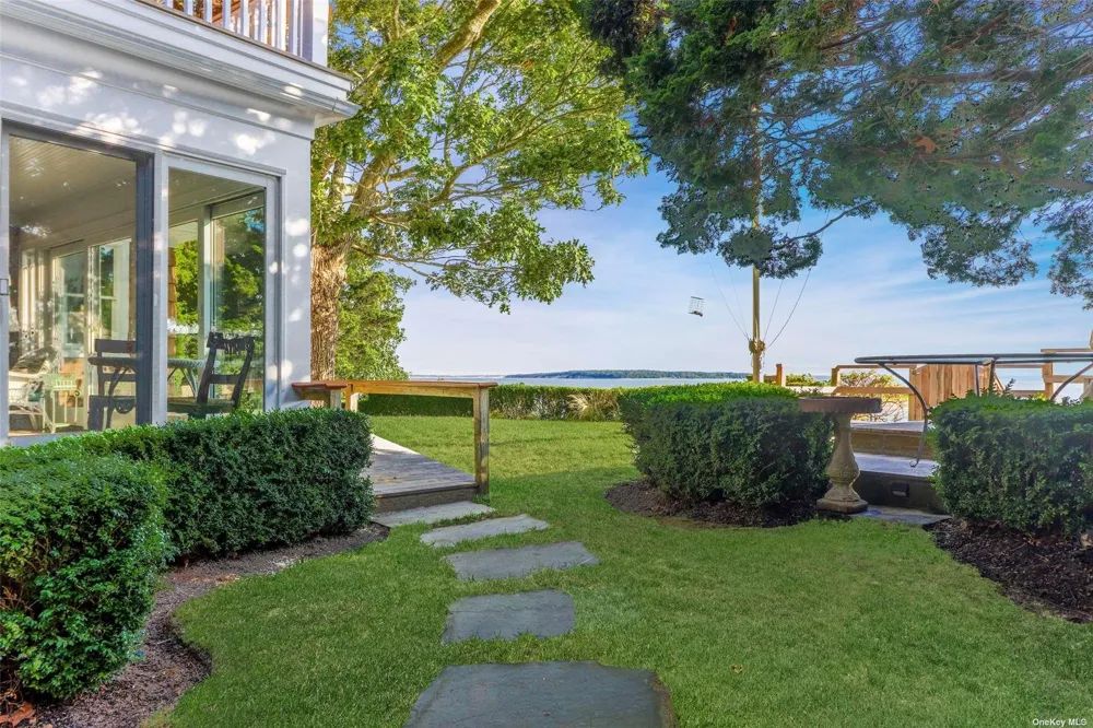930 W Cove Road Cutchogue, NY 11935