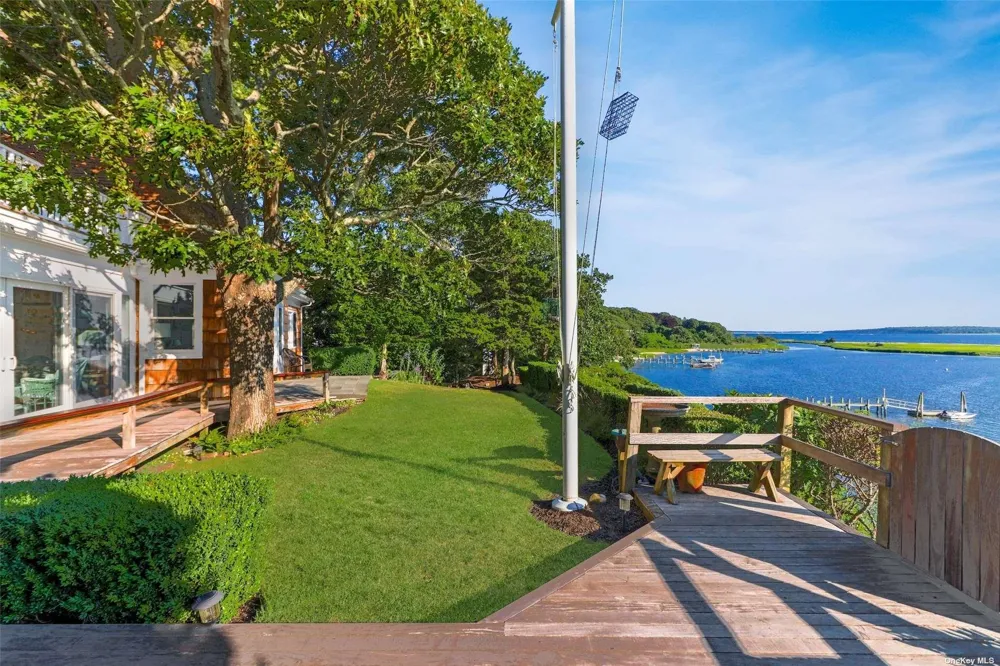 930 W Cove Road Cutchogue, NY 11935