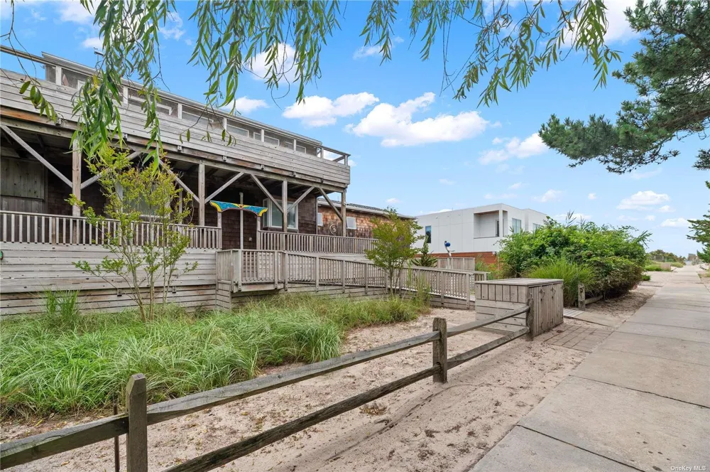 32 Schooner Walk Ocean Beach, NY 11770