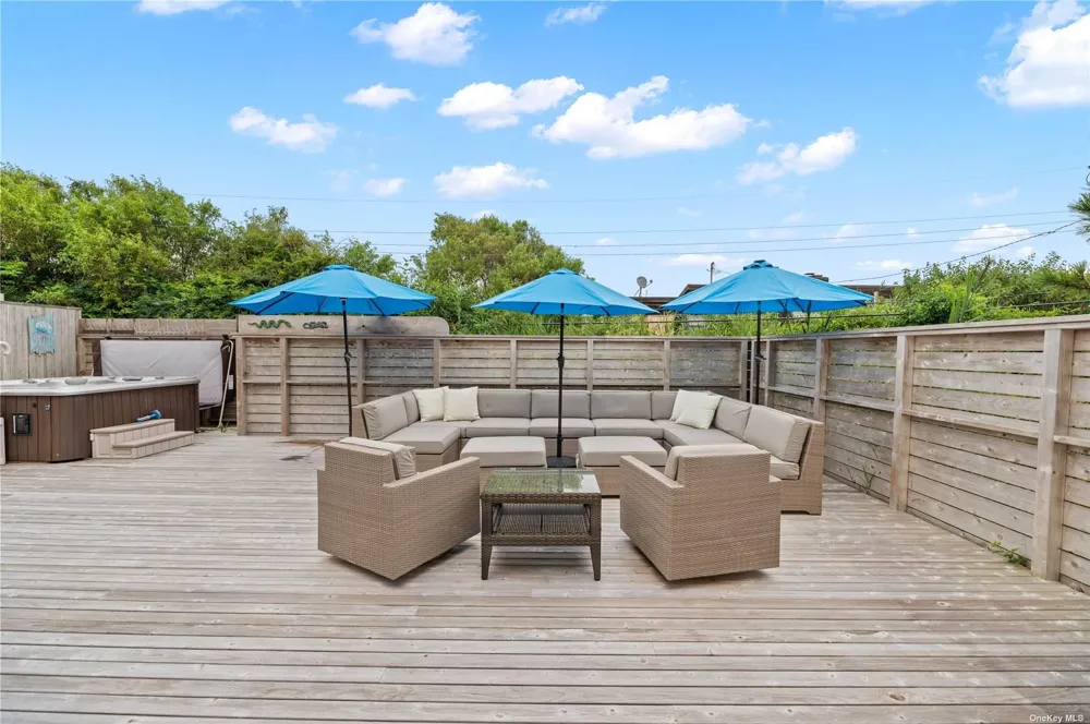 32 Schooner Walk Ocean Beach, NY 11770