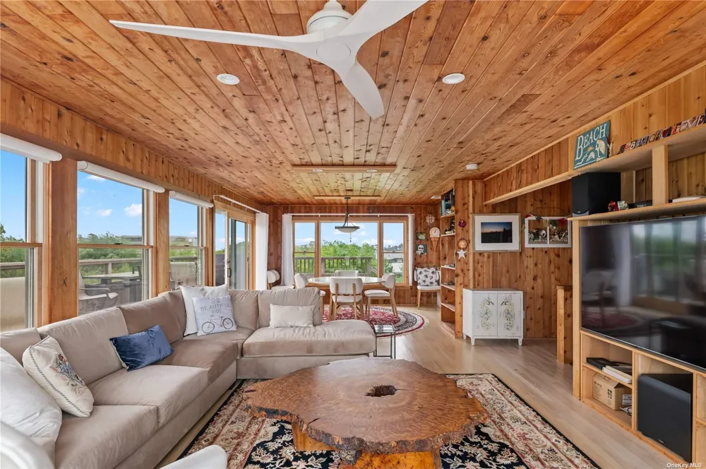 32 Schooner Walk Ocean Beach, NY 11770