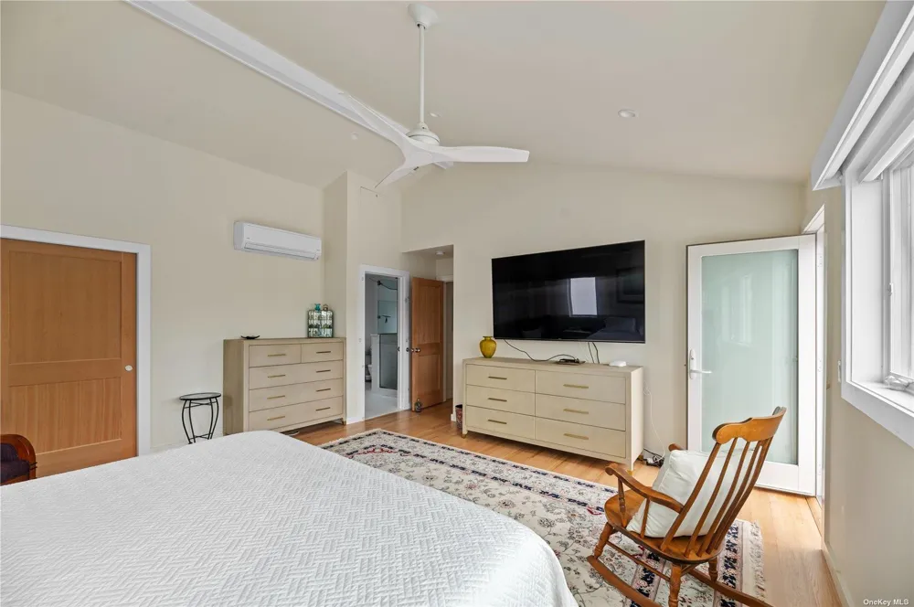 32 Schooner Walk Ocean Beach, NY 11770
