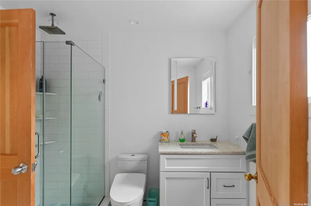 32 Schooner Walk Ocean Beach, NY 11770