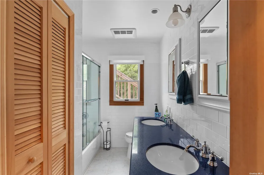 32 Schooner Walk Ocean Beach, NY 11770