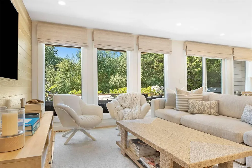 68 W Water Street Sag Harbor, NY 11963
