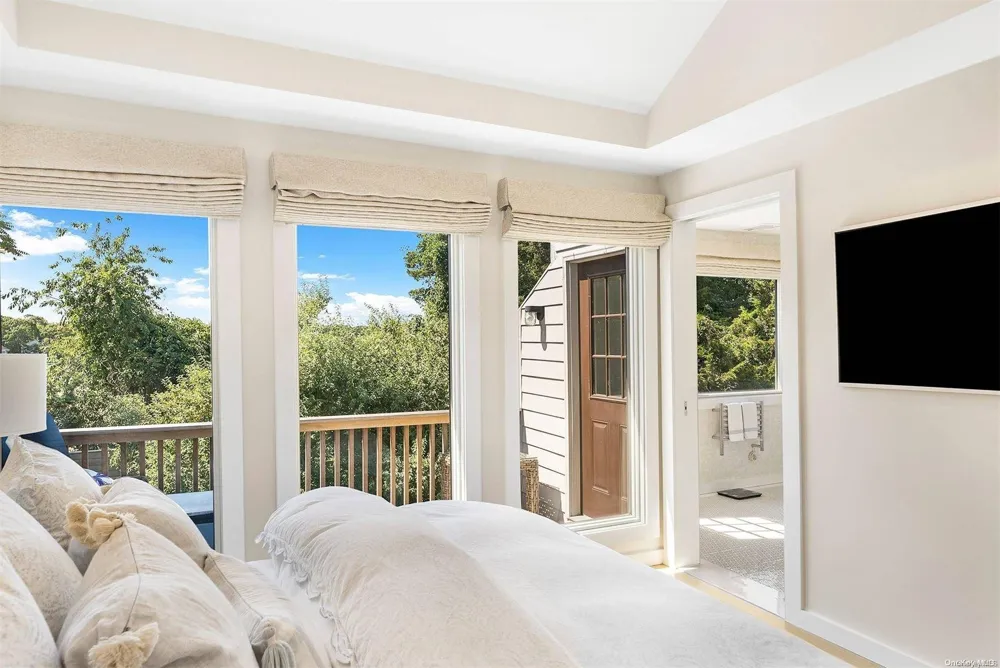 68 W Water Street Sag Harbor, NY 11963