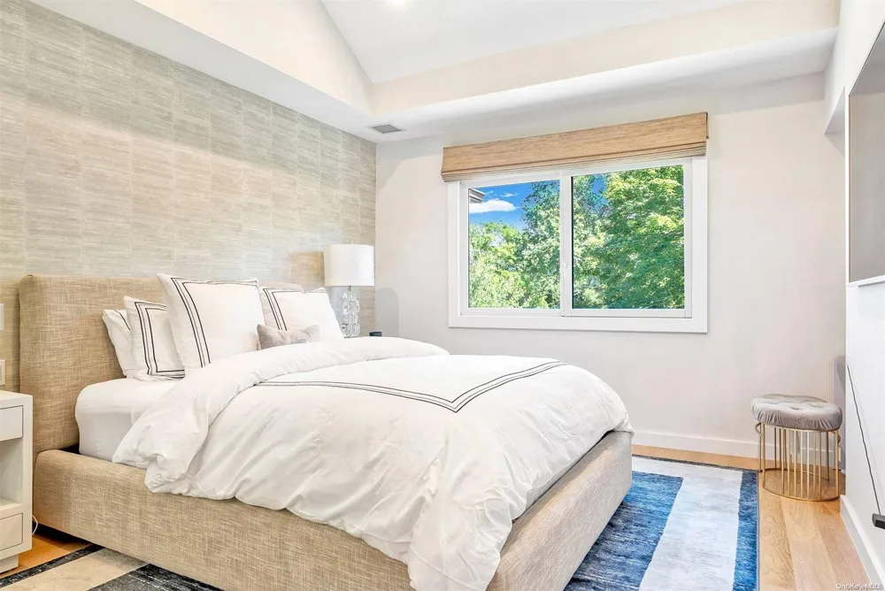 68 W Water Street Sag Harbor, NY 11963