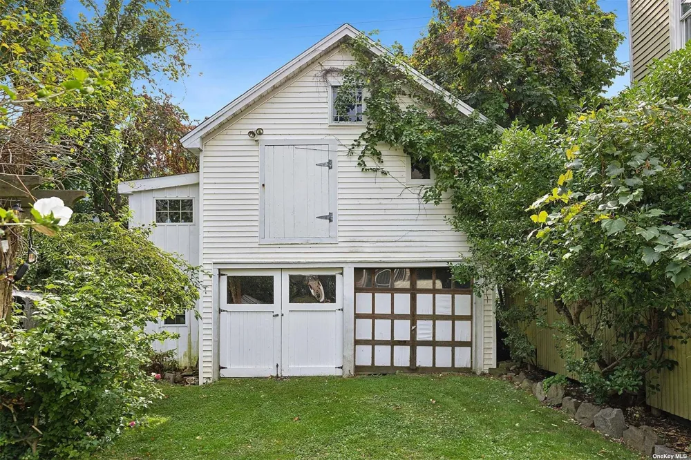151 Bay Avenue Greenport, NY 11944