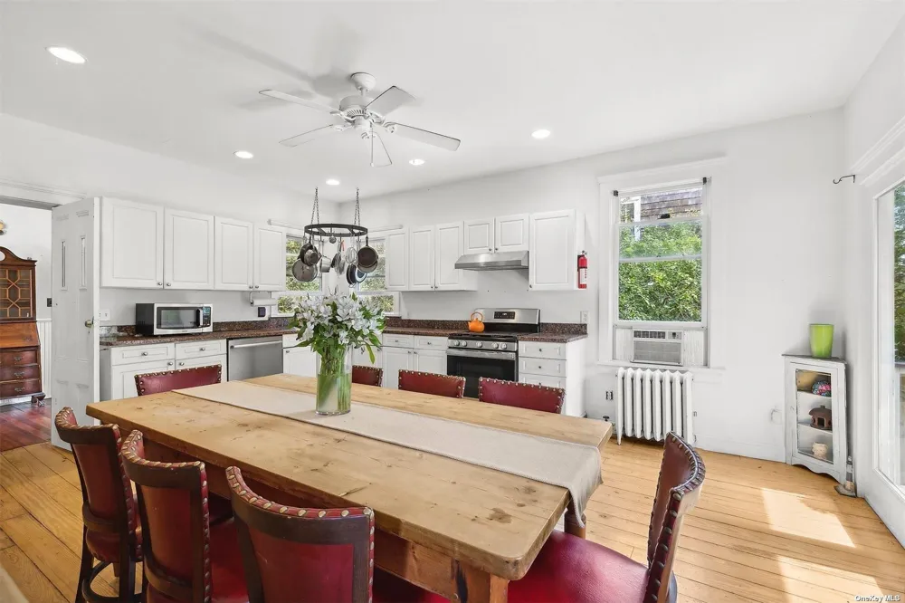 151 Bay Avenue Greenport, NY 11944
