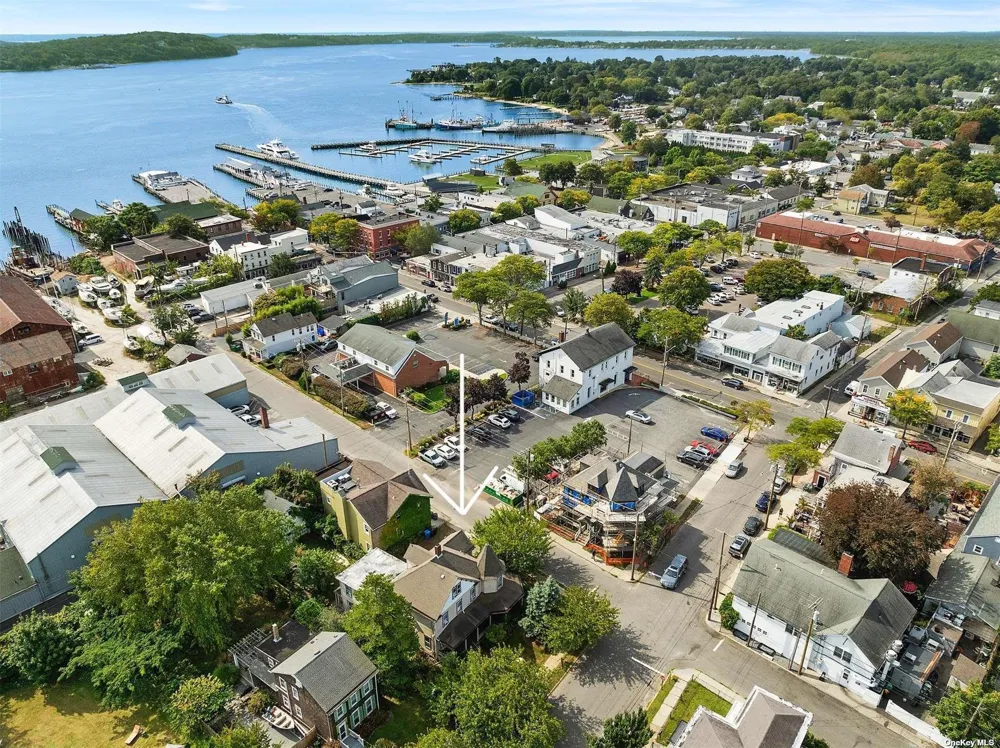 151 Bay Avenue Greenport, NY 11944