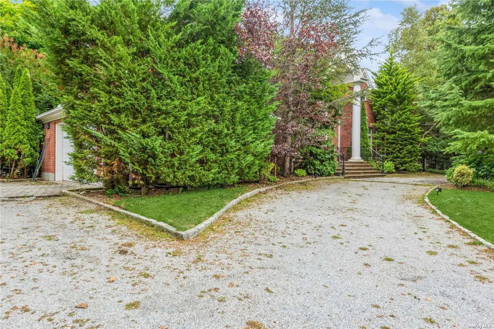 106 Willow Road Woodsburgh, NY 11598