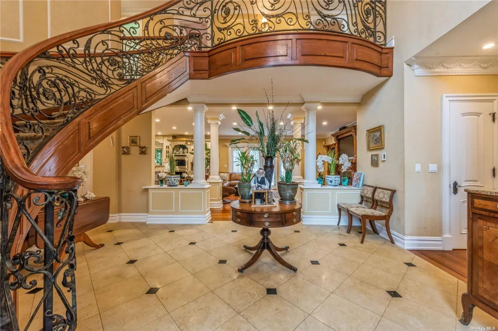 106 Willow Road Woodsburgh, NY 11598
