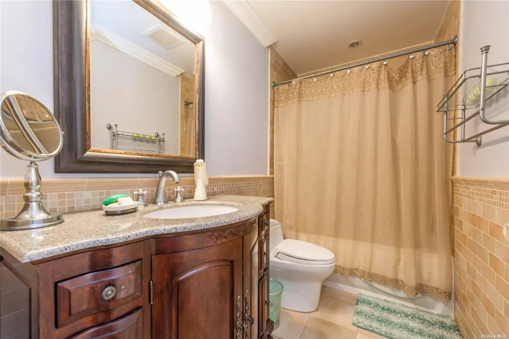 106 Willow Road Woodsburgh, NY 11598