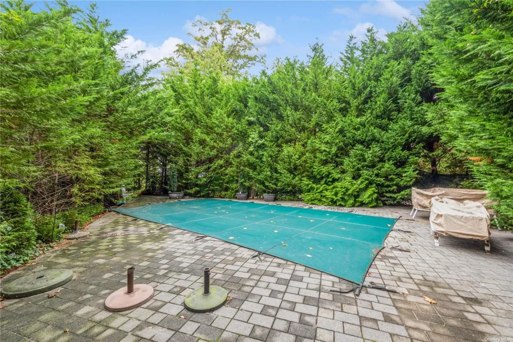 106 Willow Road Woodsburgh, NY 11598