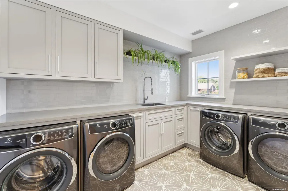 53A Tanners Neck Lane Westhampton, NY 11977