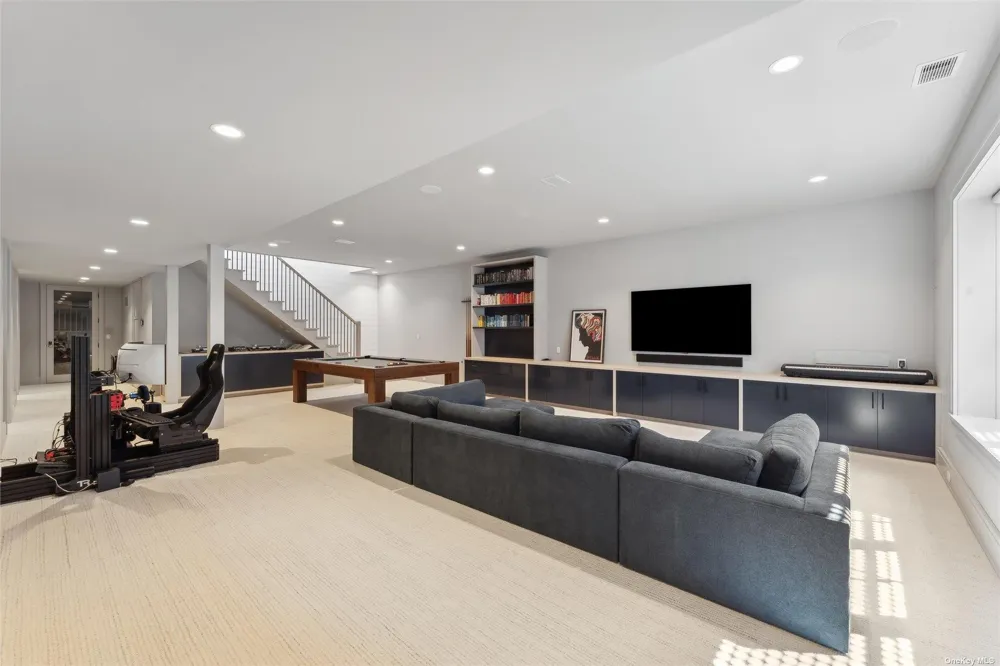 53A Tanners Neck Lane Westhampton, NY 11977