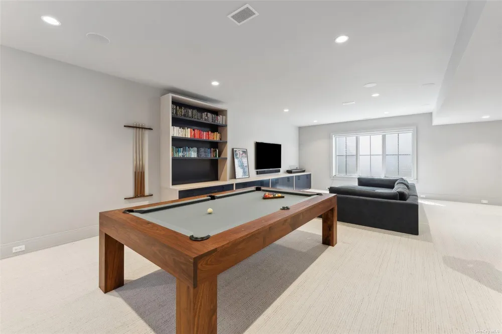 53A Tanners Neck Lane Westhampton, NY 11977