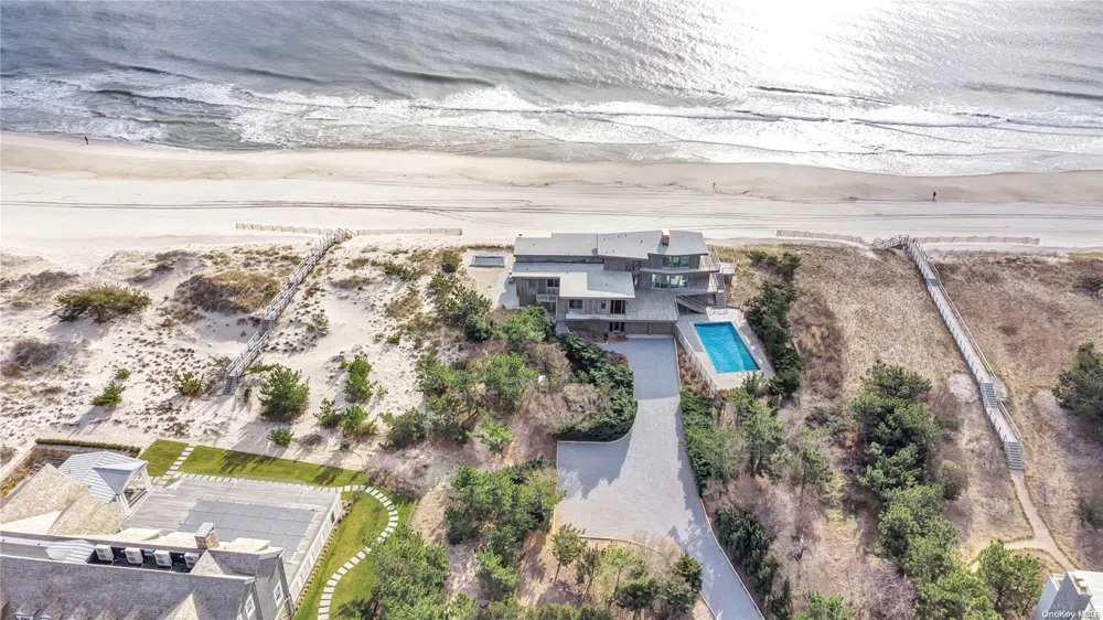 222 Dune Quogue, NY 11959