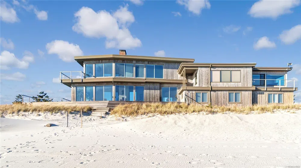 222 Dune Quogue, NY 11959